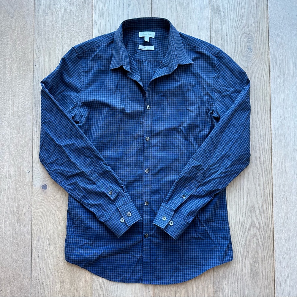 Calvin Klein Men’s Slim Fit & Non-Iron Button Down Blue & Navy Plaid Dress Shirt - Picture 4 of 7